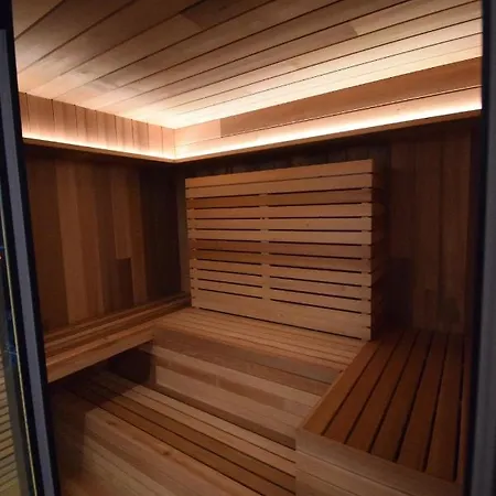 Avec Piscine Sauna Jacuzzi *